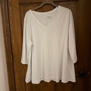 D & Co Essentials V-Neck Top 3/4 Sleeve T-Shirt Basic Tee White XL Women’s